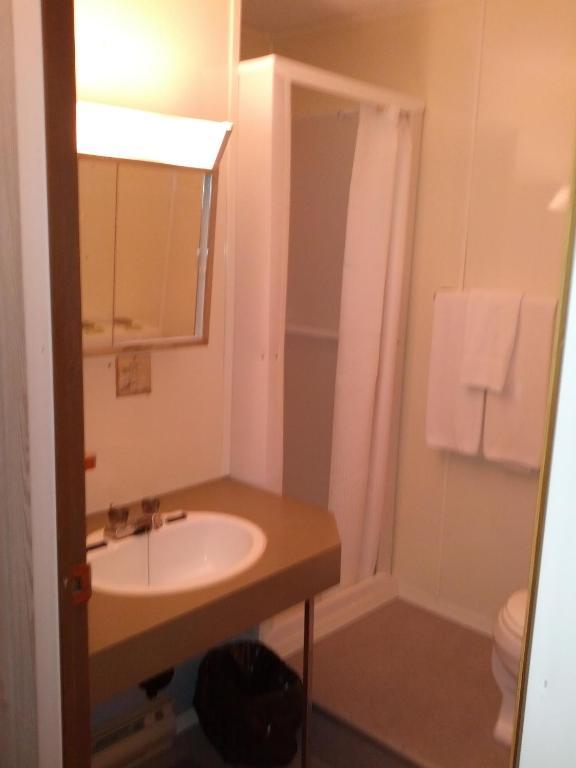 Bear Country Inn Churchill Ruang foto